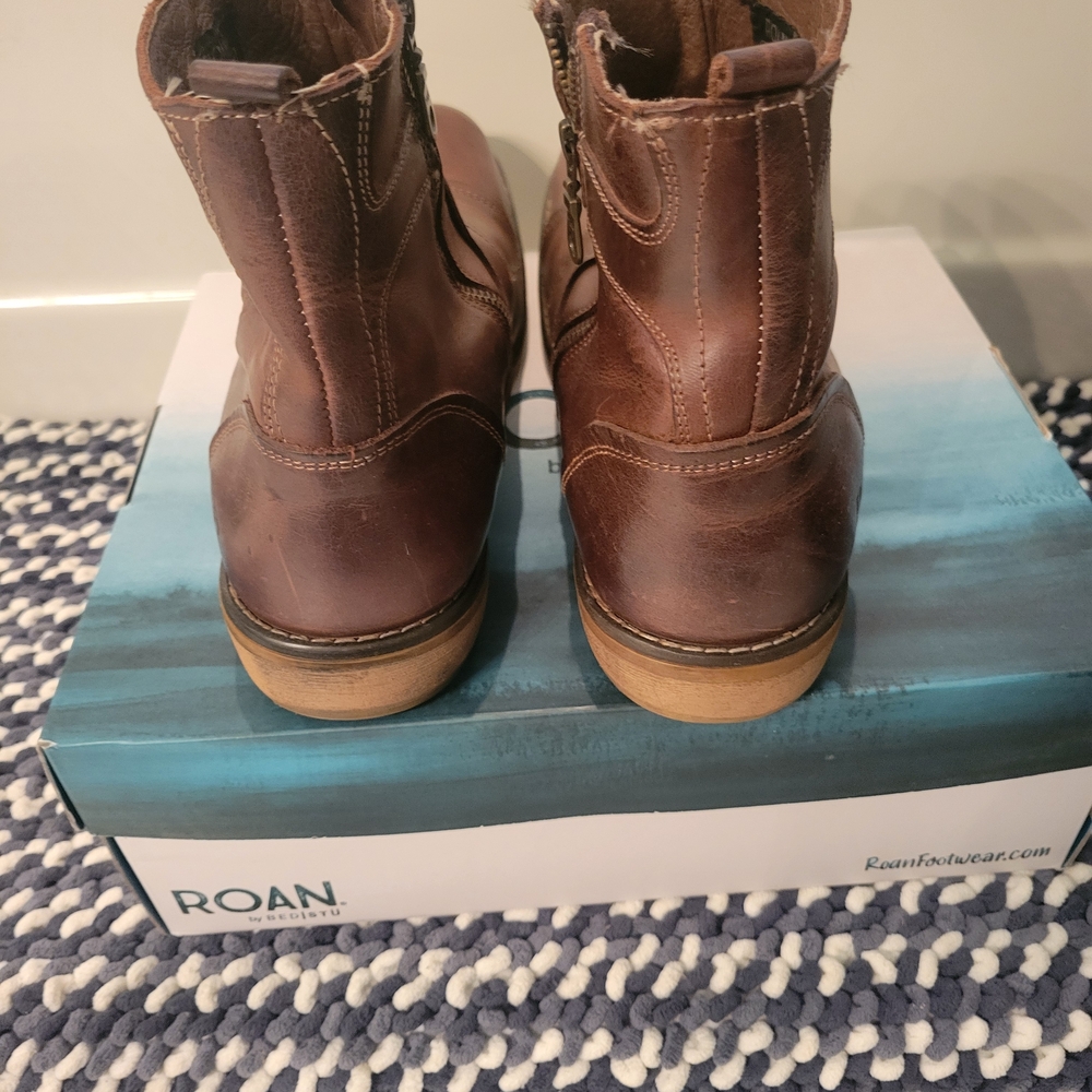 Elegant Brown Leather Men's Boots - Picture 4 of 5